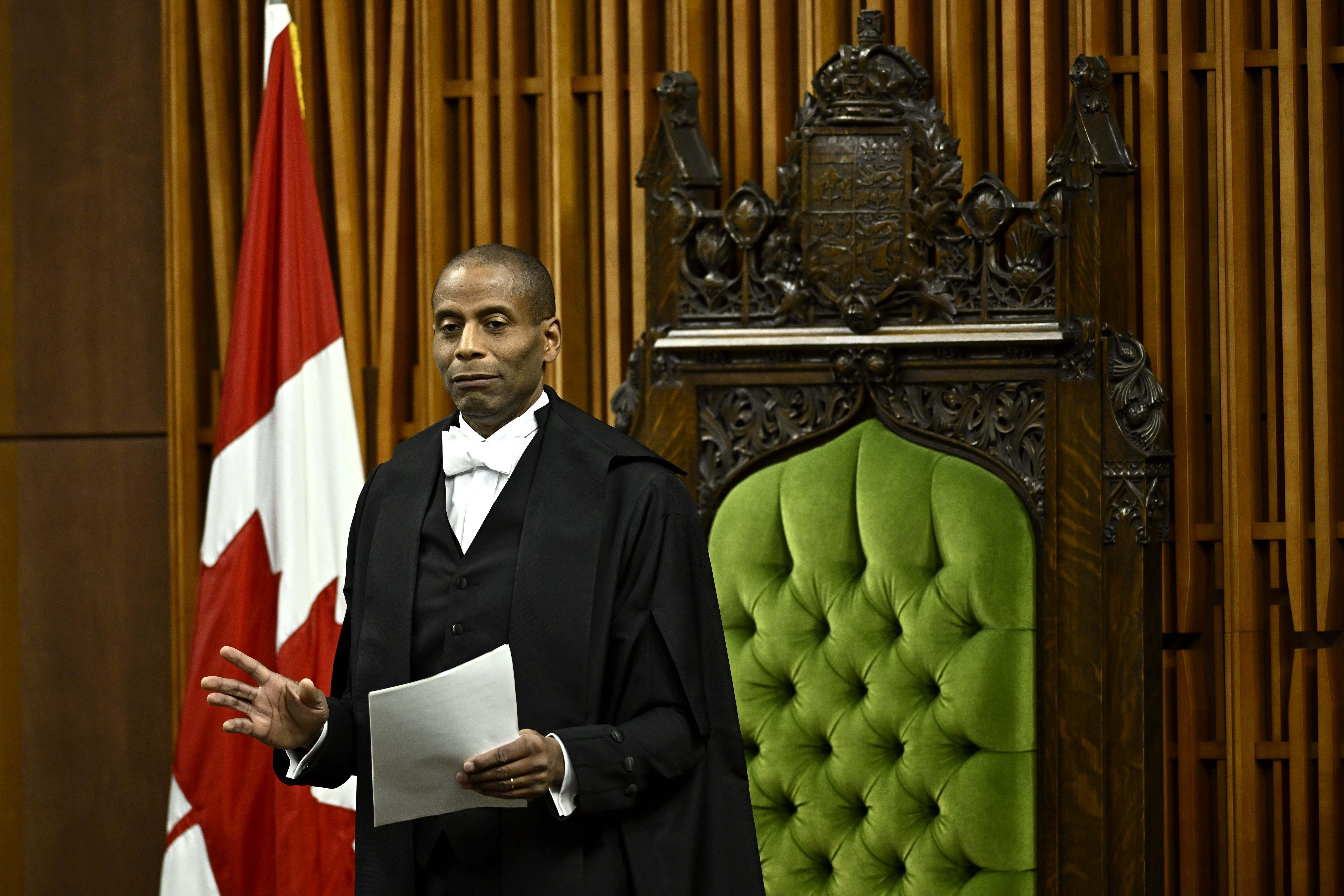 Камарата на общините обсъжда дали комисията да определи дали председателят