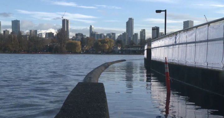 Vancouver experiencing minor flooding due to high ocean water levels