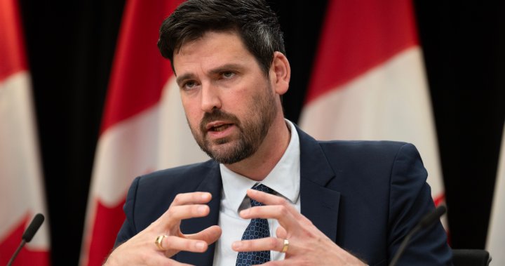 Канадците могат да очакват да видят „пълен“ жилищен план през 2024 г.: министър