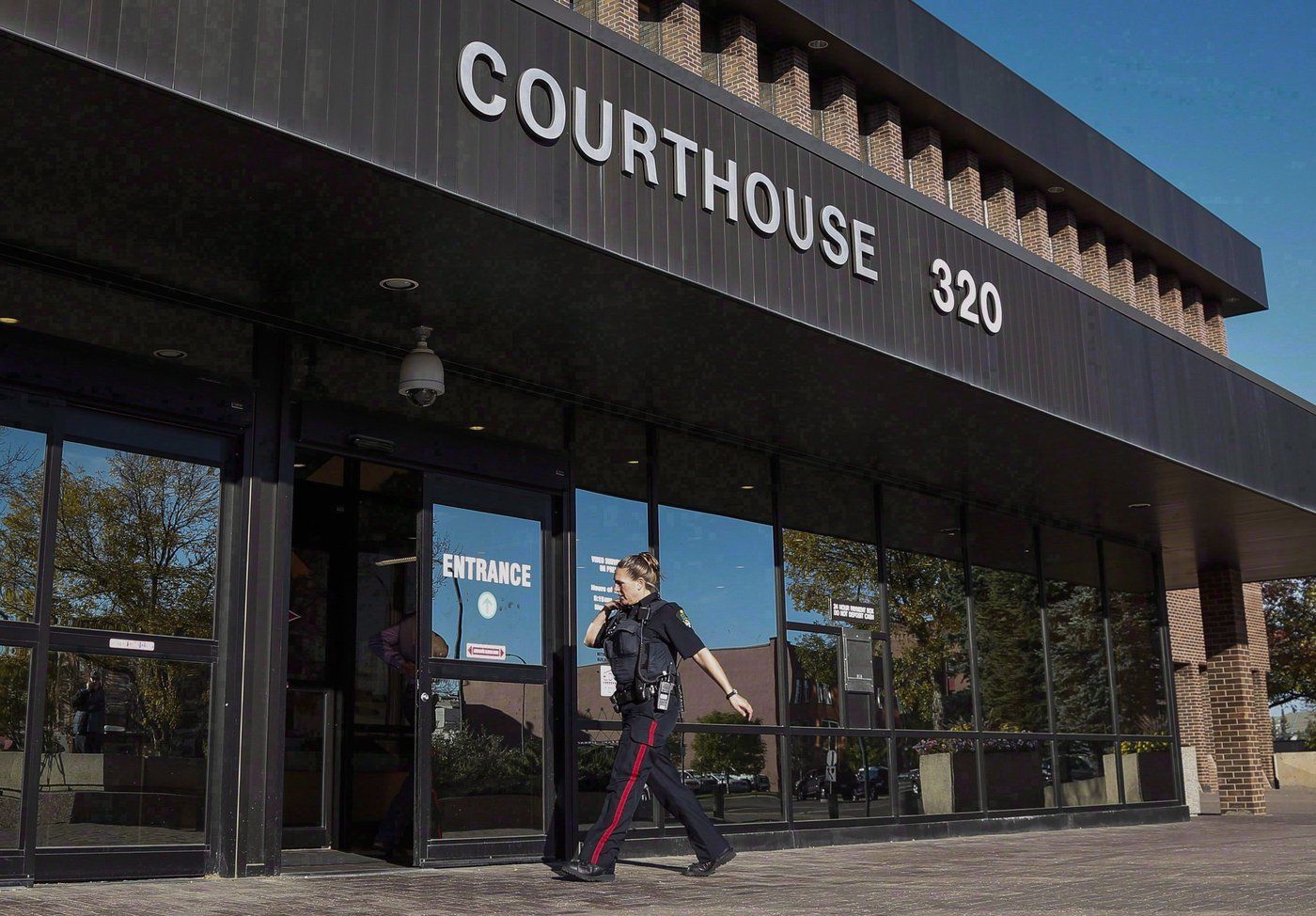 Lethbridge pair charged with unlawful confinement, assault