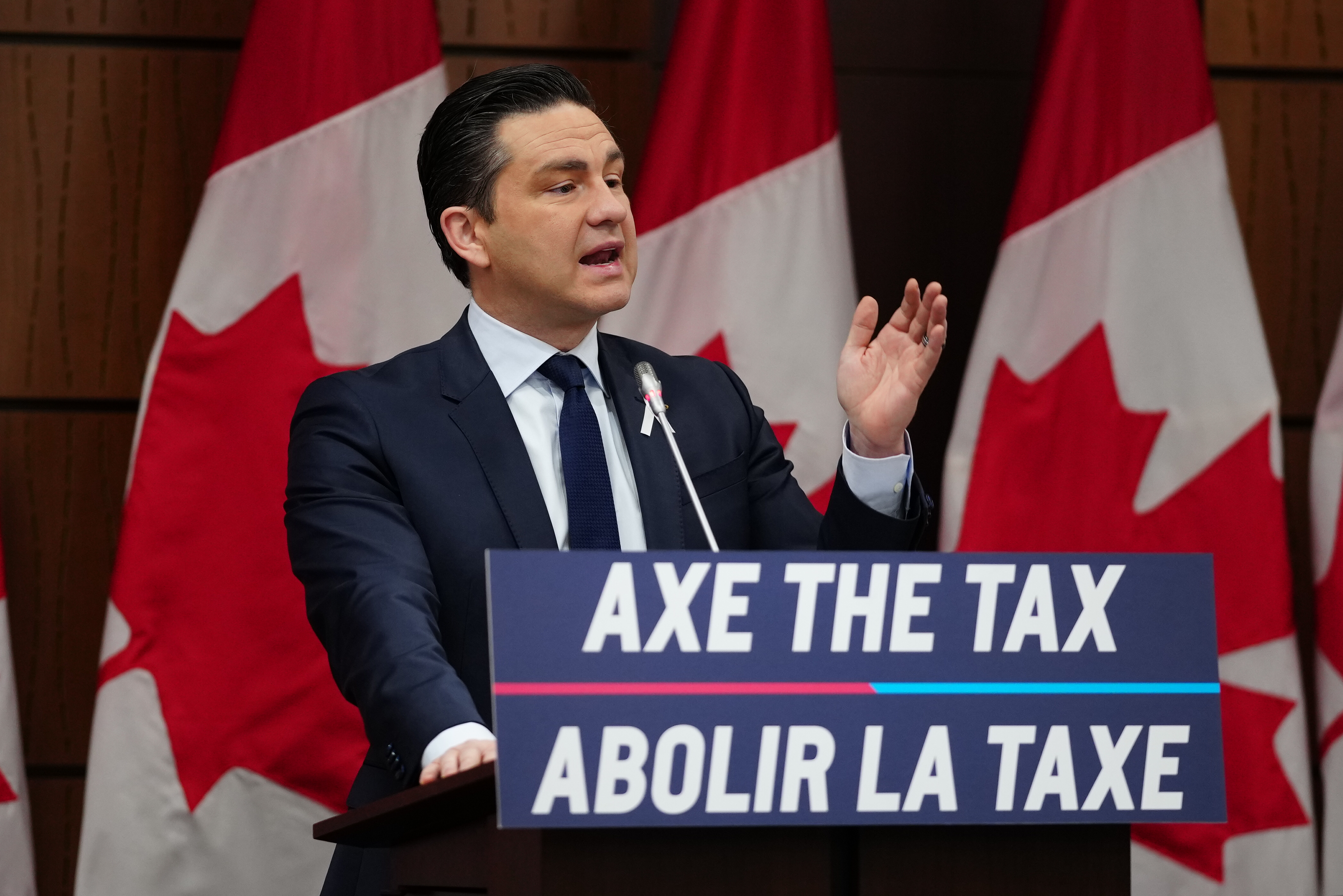 Официалната опозиция заплашва да забави работата на правителството и да