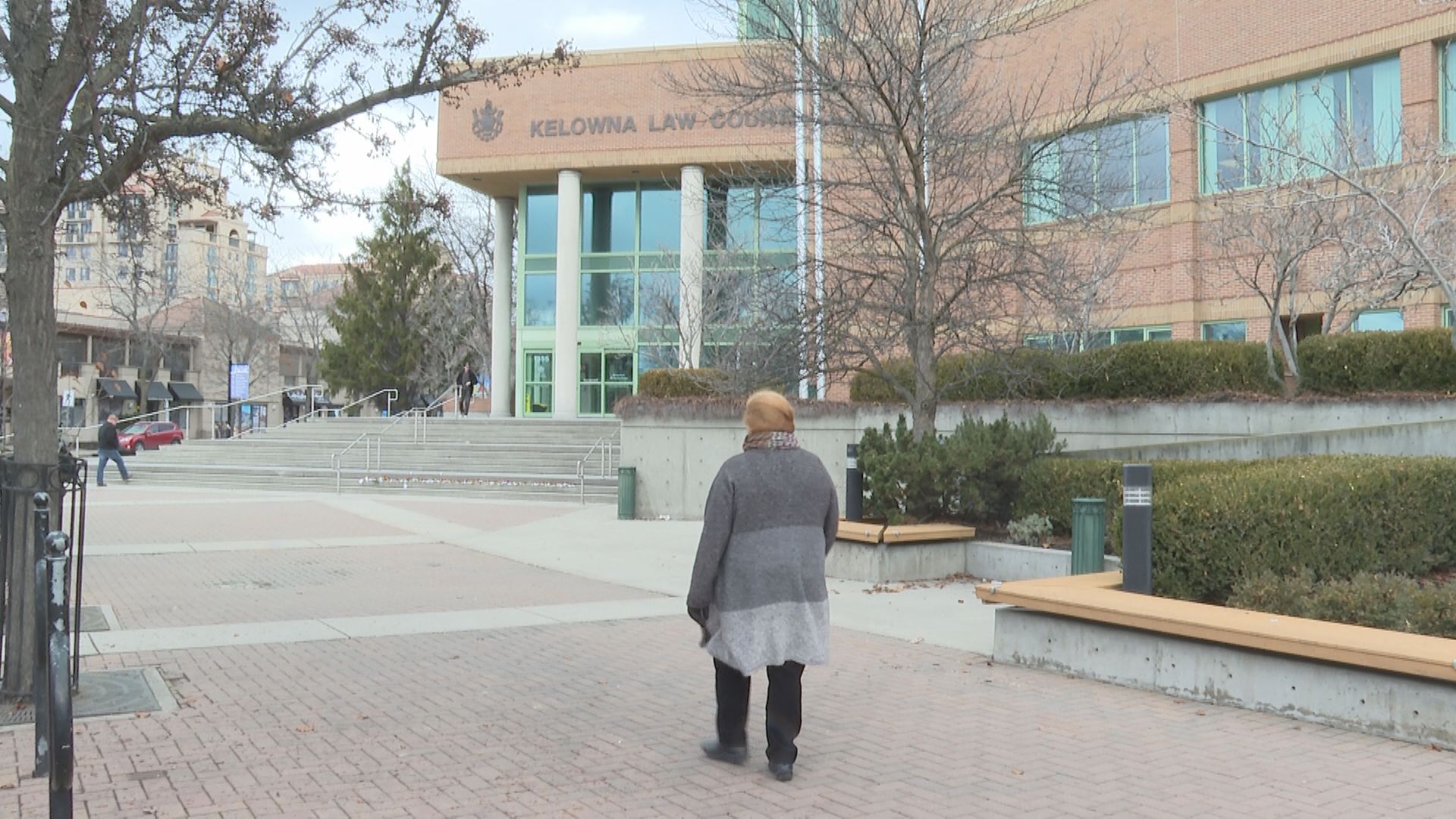 Бившият музикален директор на Симфоничния оркестър на Оканаган Розмари Томпсън