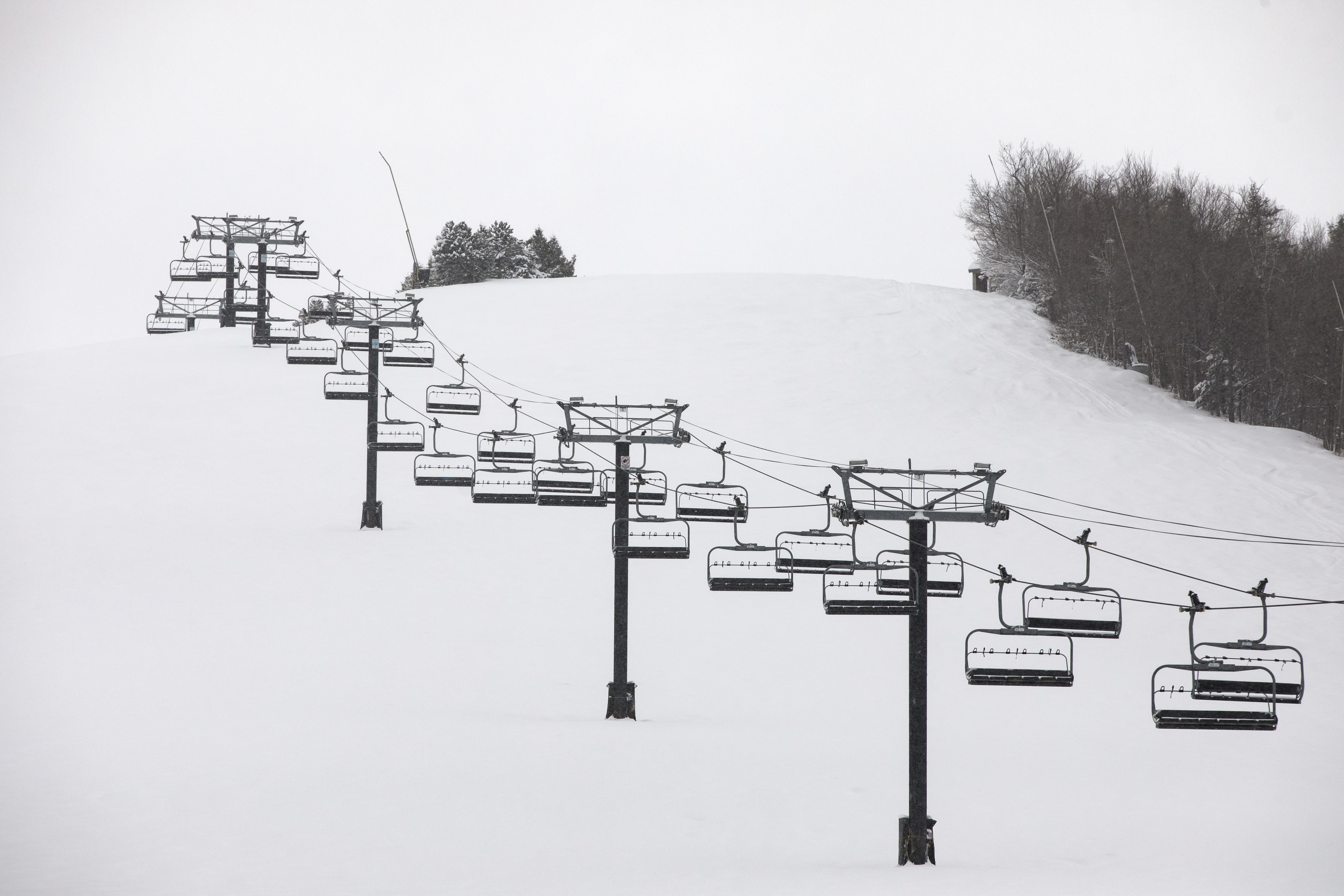 Planning a ski trip? Fewer runs open amid mild weather across Canada