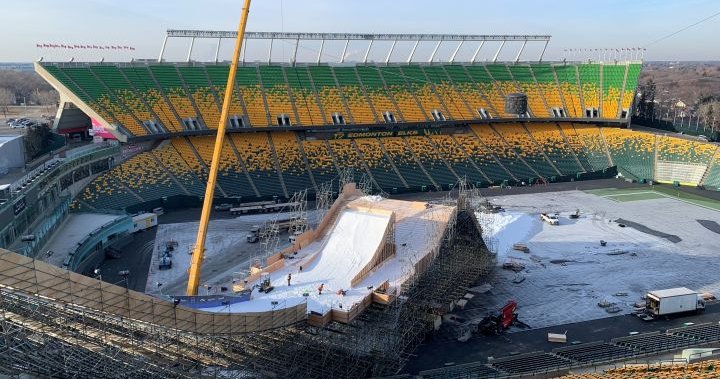 Подготовката е в ход за Big Air World Cup на стадион Commonwealth в Едмънтън