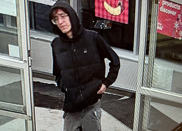 Winnipeg police are looking for the suspect in a commercial robbery and stabbing Wednesday night on Notre Dame Avenue.