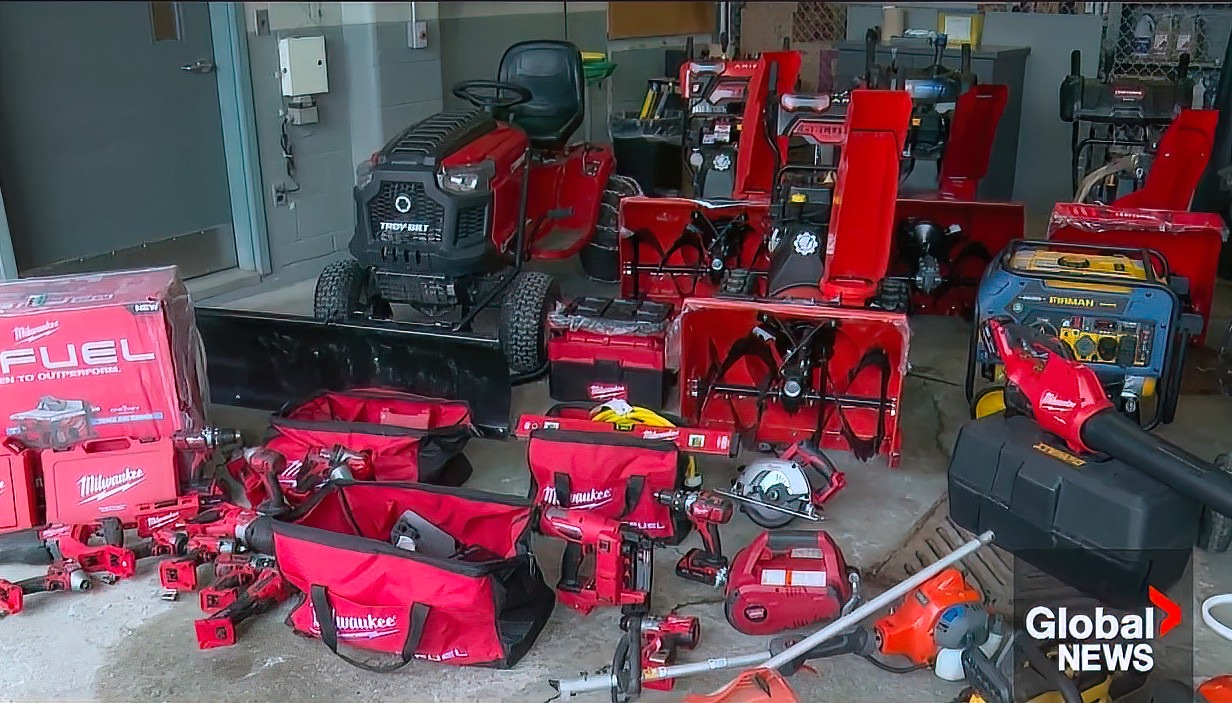 Трима души са изправени пред обвинения след като повече от