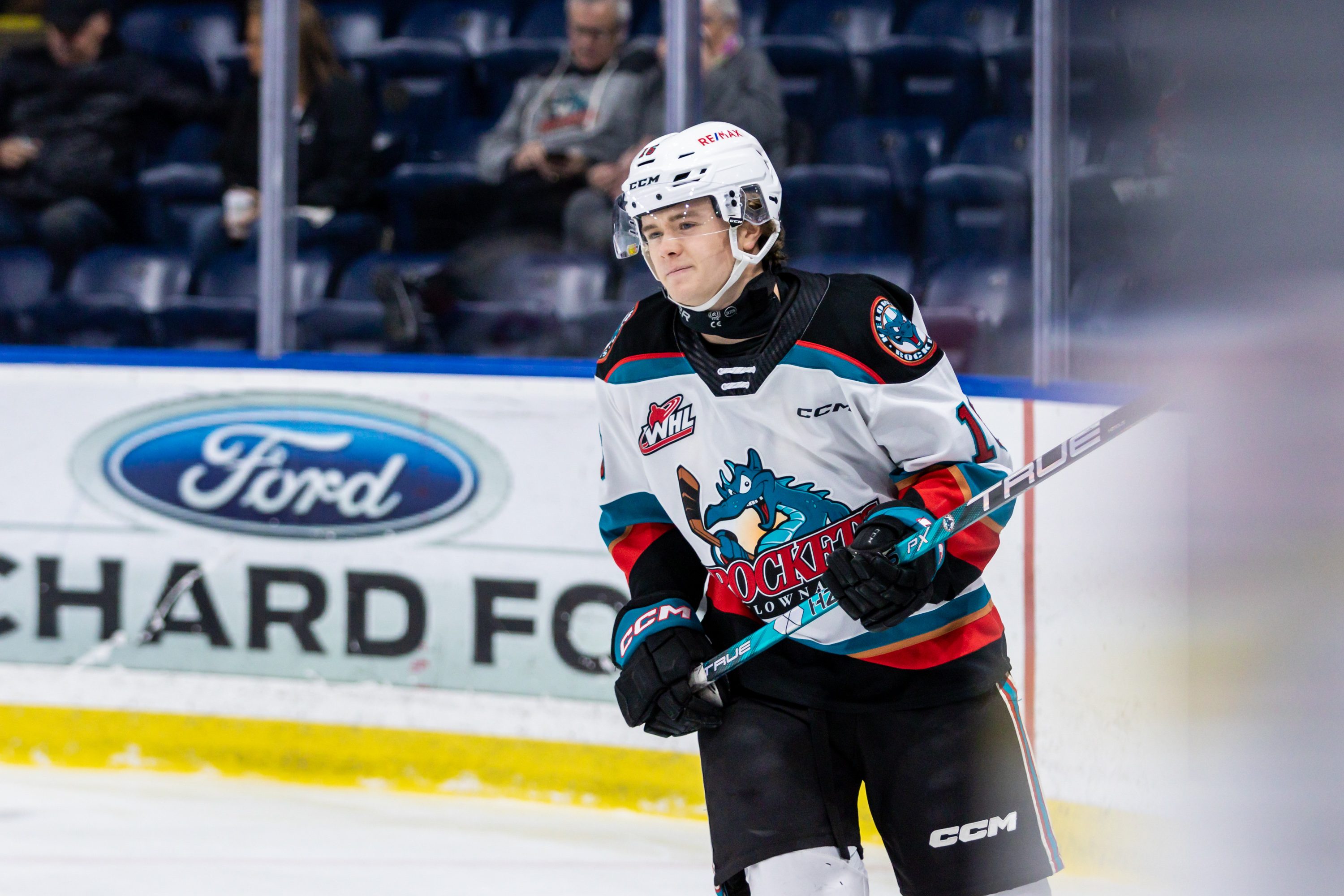 Член на Келоуна Рокетс е приветстван като герой след като