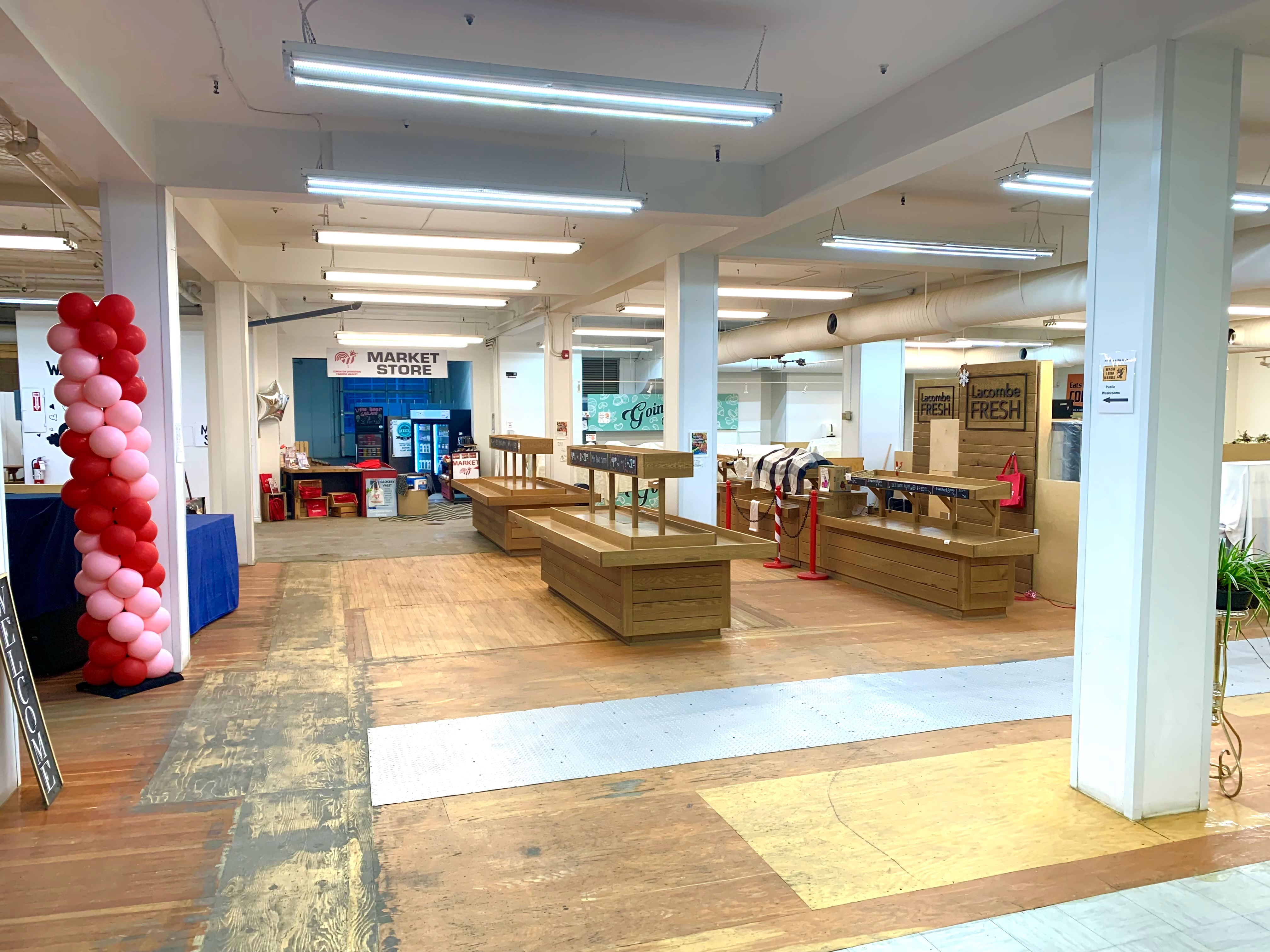 След седмици на спекулации относно бъдещето си Edmonton Downtown Farmers