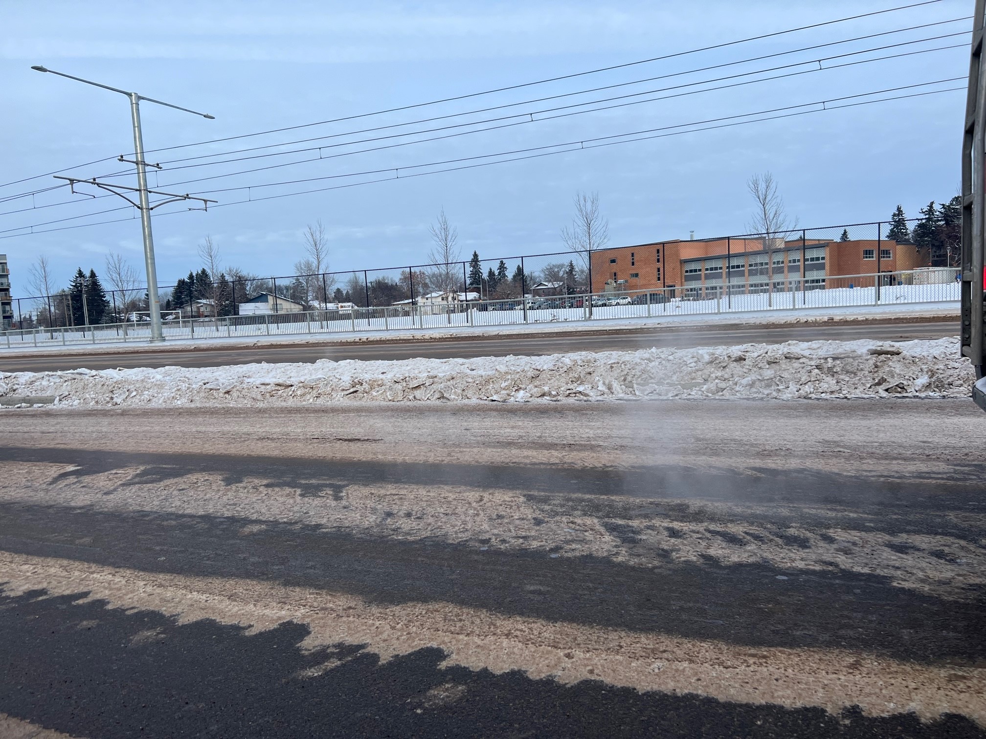 За разлика от сухите и относително безснежни ноември и декември