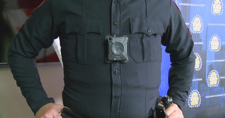 Първи поглед към новите камери за тяло на полицейското управление на Ванкувър