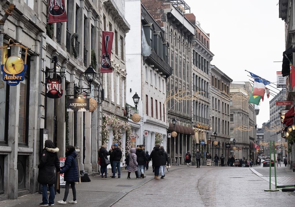 Mild Winter Weather In Quebec Disappoints Tourists Forces Cities To   2024010410018 Cf0ccfb623fbb1e6d312cc693fecfdcdc6718880ba6b6b443daac0d963316580 