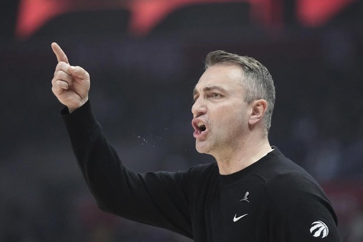 Raptors head coach Rajakovic fined $25K by NBA