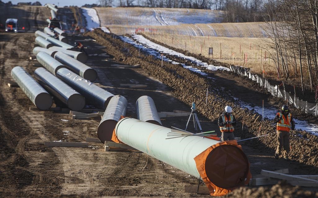 Alberta oil production hits all-time record as producers ramp up for Trans Mountain completion