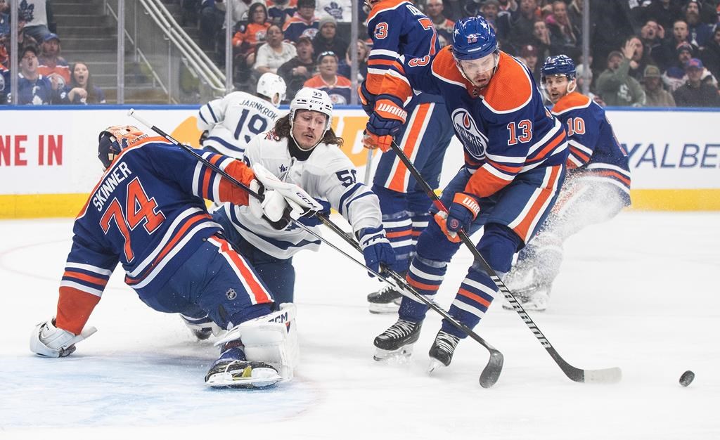 Oilers rally to beat Leafs for 11th straight win  | Globalnews.ca