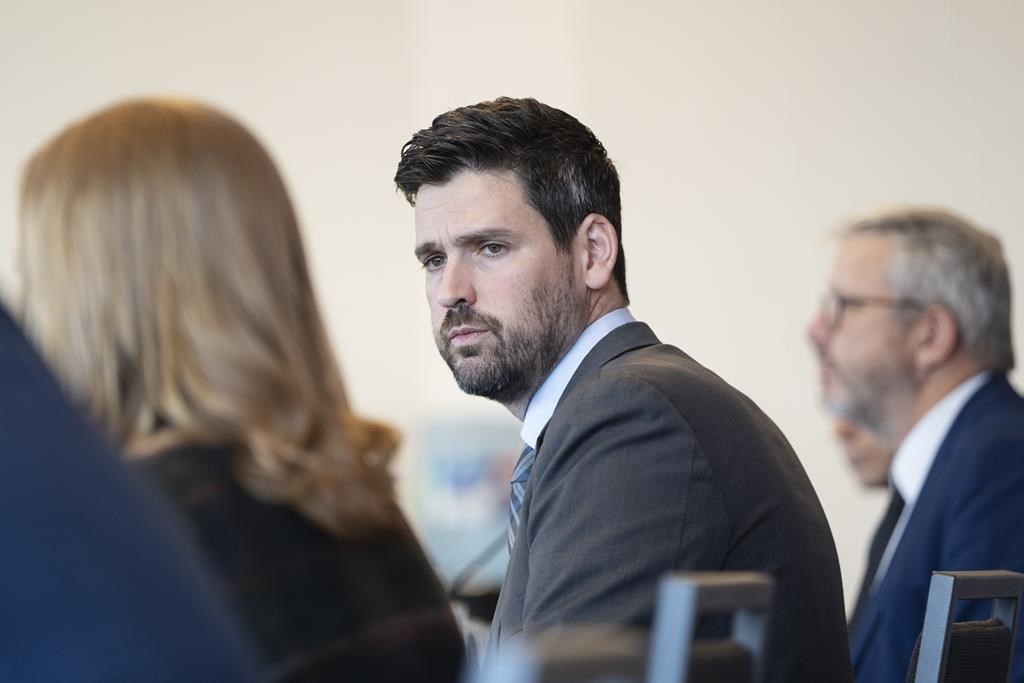 Канадският министър на жилищното строителство предупреждава че общините няма да