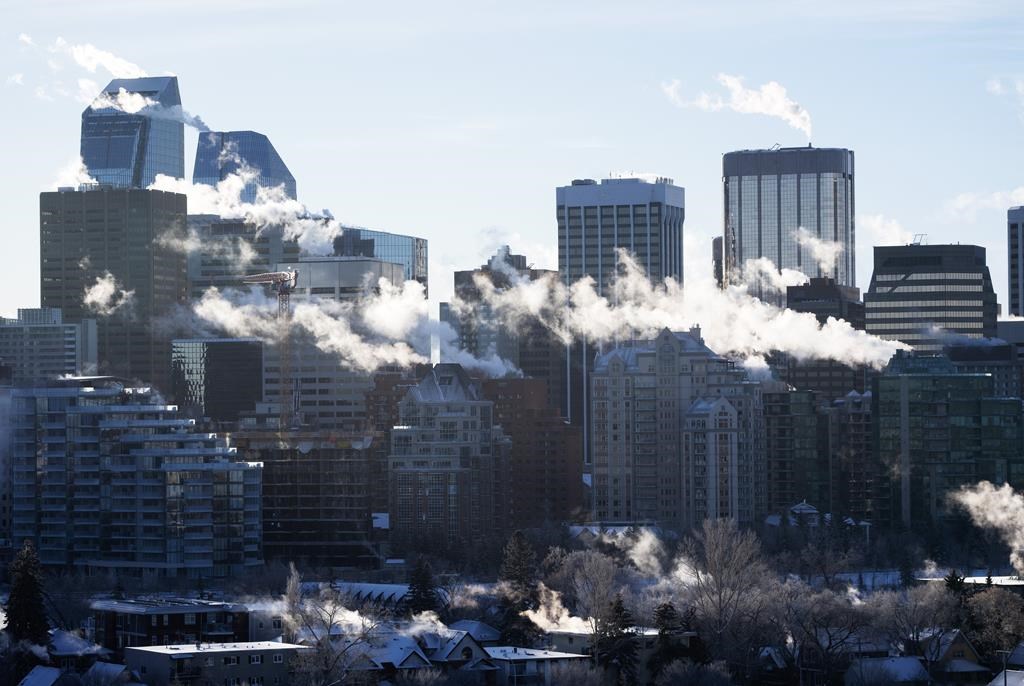 Environment and Climate Change Canada (ECCC) issued a special air quality statement for the City of Calgary Sunday morning because of elevated pollution levels due to stagnant weather.