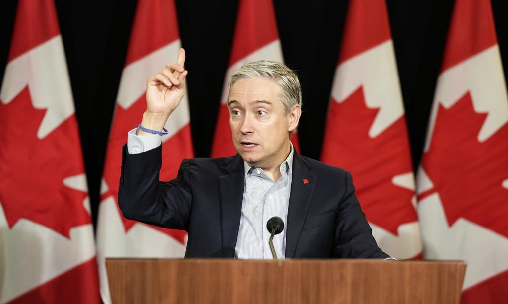 Канада ще изисква чуждестранните компании да предупреждават правителството предварително преди