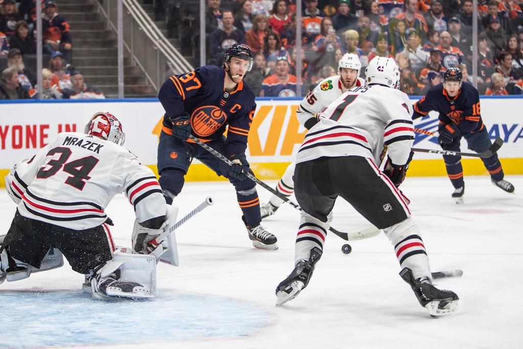 Дясното крило на Тампа Бей Никита Кучеров  центърът на Едмънтън Конър