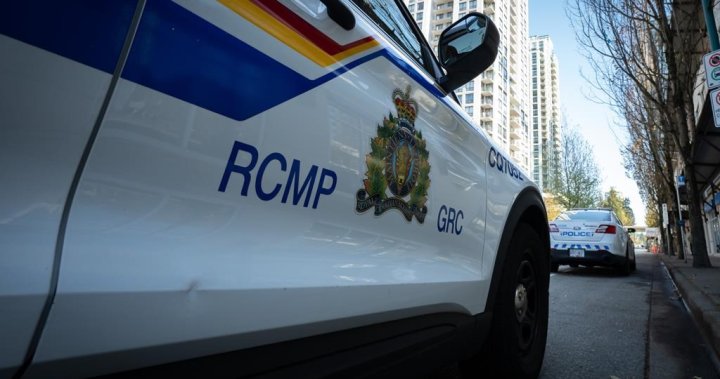 Полицията в Кокуитлам Британска Колумбия издирва двама отделни шофьори заподозрени