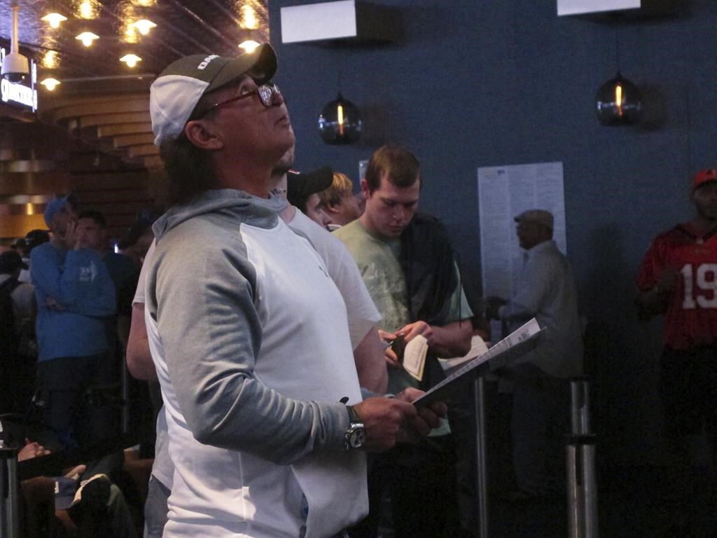 Уикендът на Супербоул е пред нас и феновете залагат на