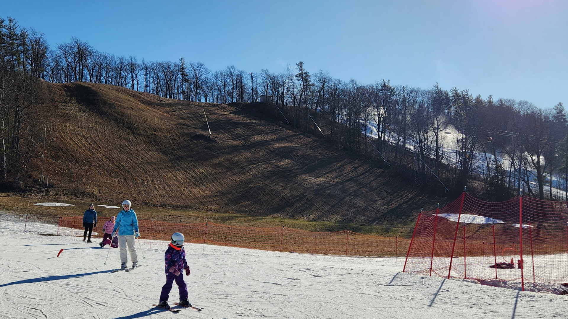Ontario ski hill struggling with mild winter