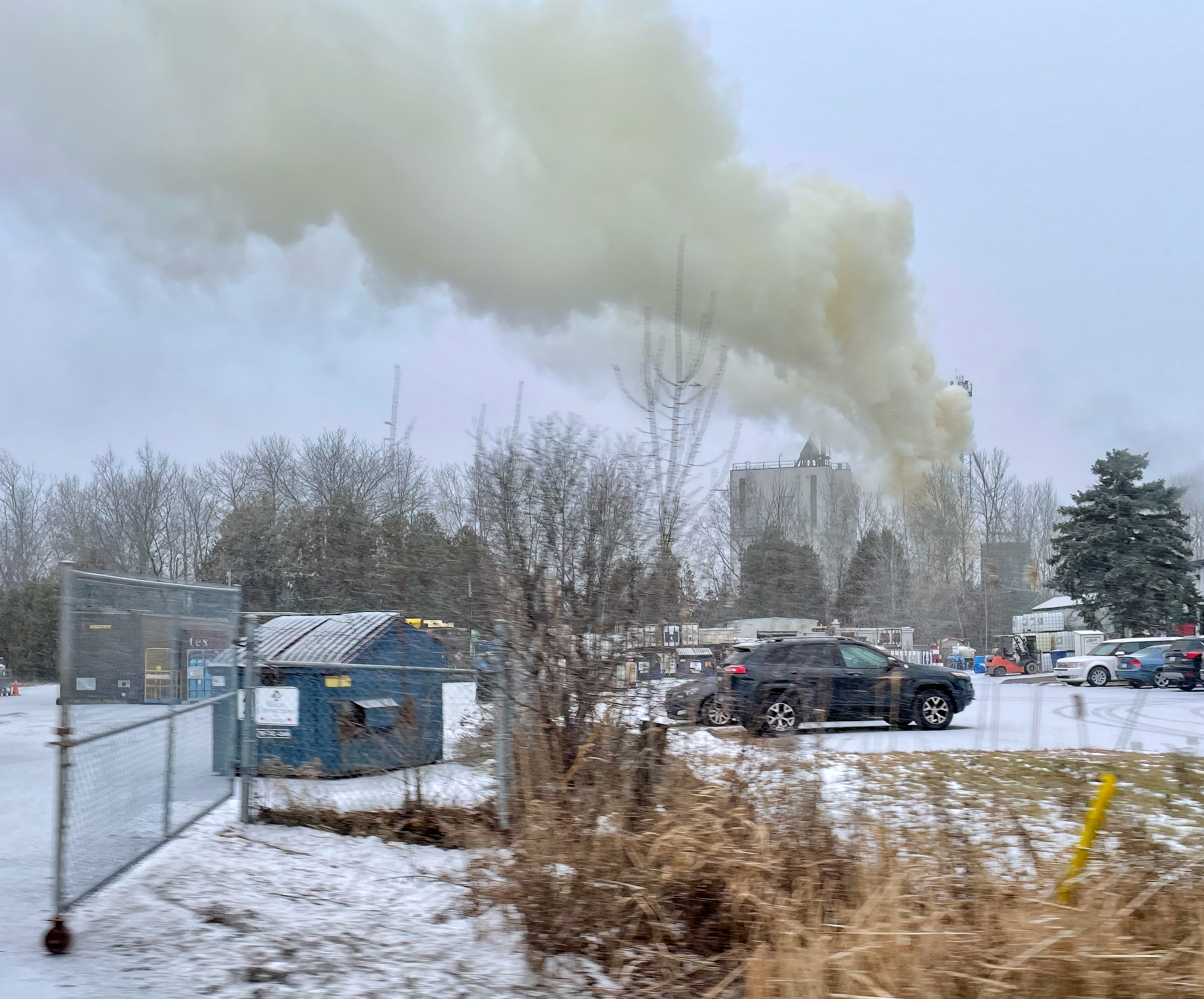 Не се съобщава за пострадали след пожар в зоната на