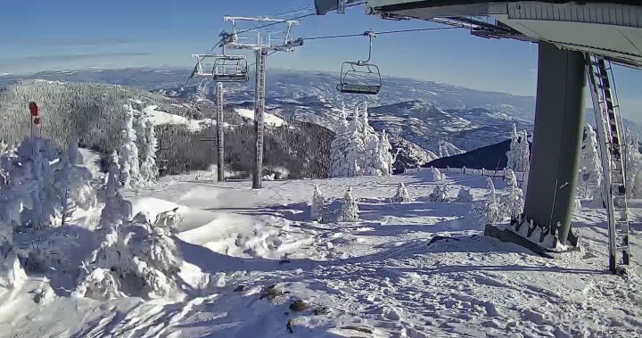Студеното време отново засяга ски хълмовете Оканаган, но Ревелстоук е напълно отворен