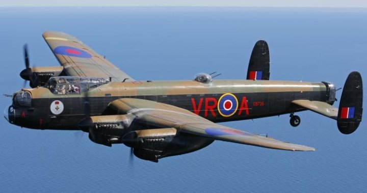 Бомбардировач Ланкастър от музея на военните самолети на Хамилтън ще се присъедини към турнето, отбелязващо стогодишнината на RCAF