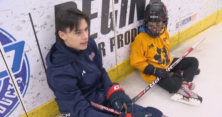 Реджина Патс помага на незрящите деца да преподават спорта хокей