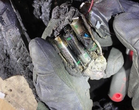 Пожар в мазето на Саскатун, предизвикан от играчка, захранвана с батерии