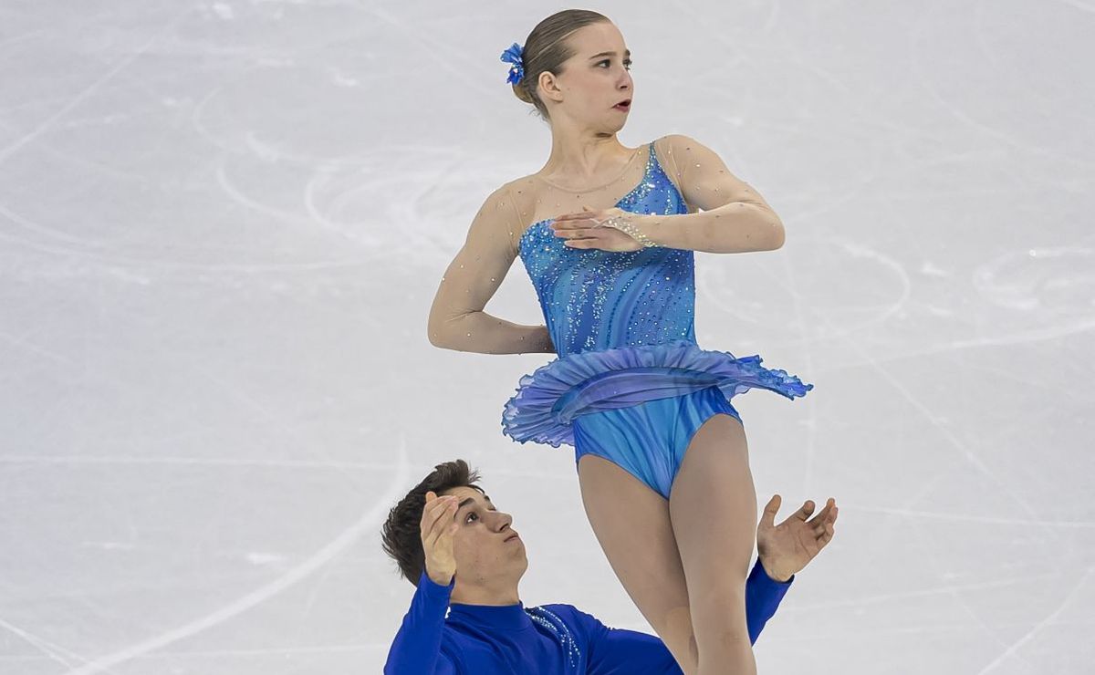 Канадските фигуристи Аника Бенке и Коле Сове ще служат като