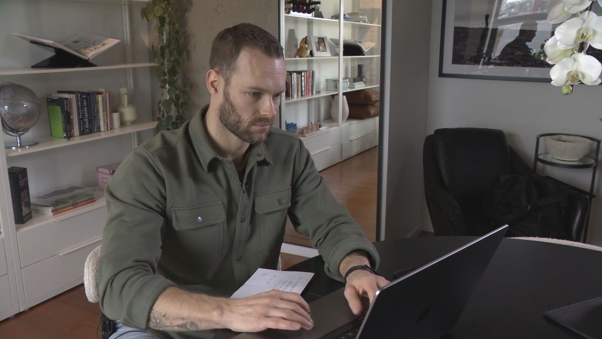 Марк Милбърн е използвал банкови нареждания в миналото като безопасна