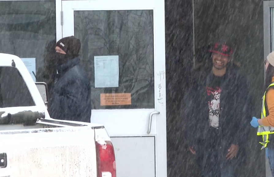 Мразовитите температури предизвикаха повишена нужда от дарения на зимни дрехи