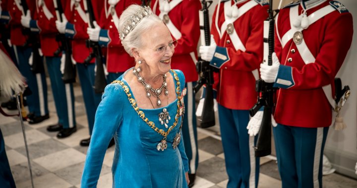 丹麦女王宣布在52年统治后意外退位