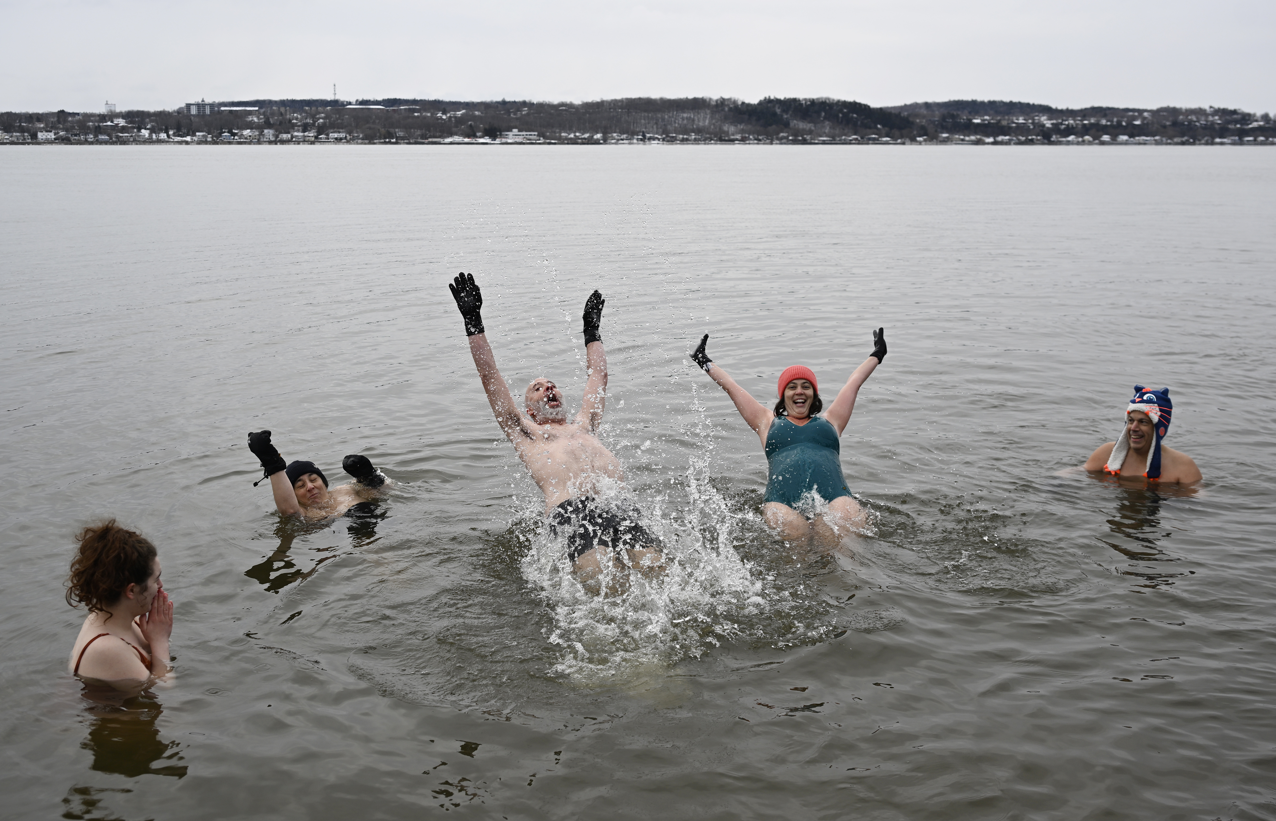 Polar bear dip 2024 Hundreds of Canadians brave cold for new year