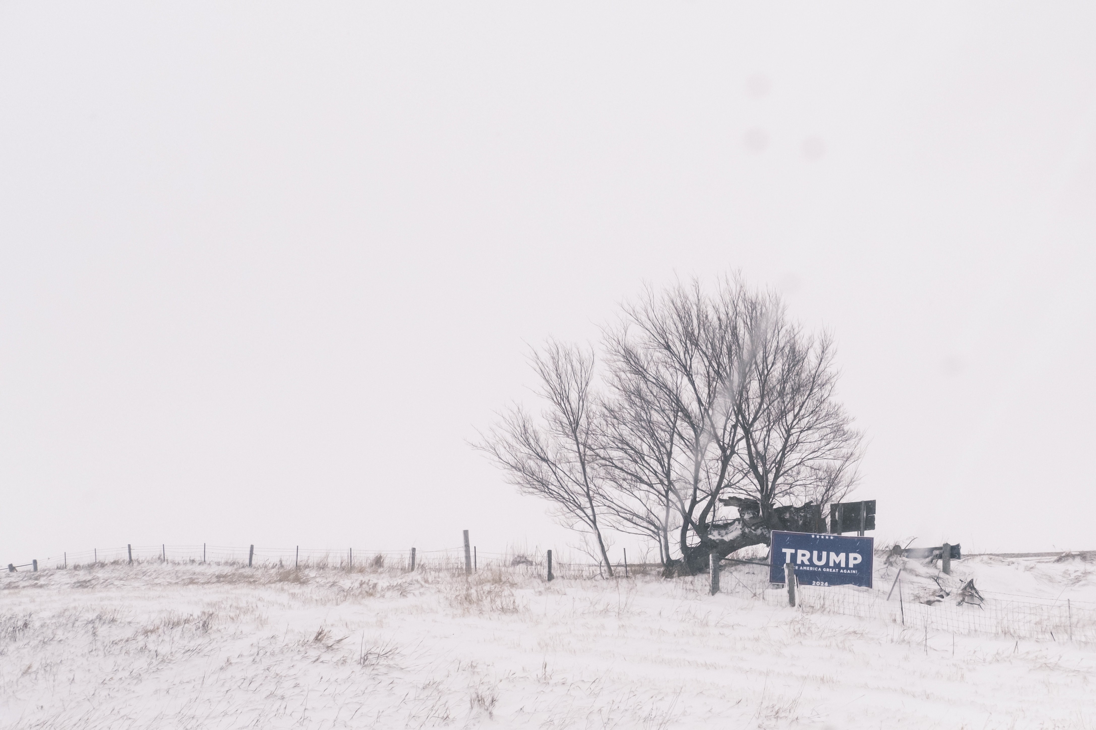Брутално ниски температури и опасни студени ветрове останаха в голяма