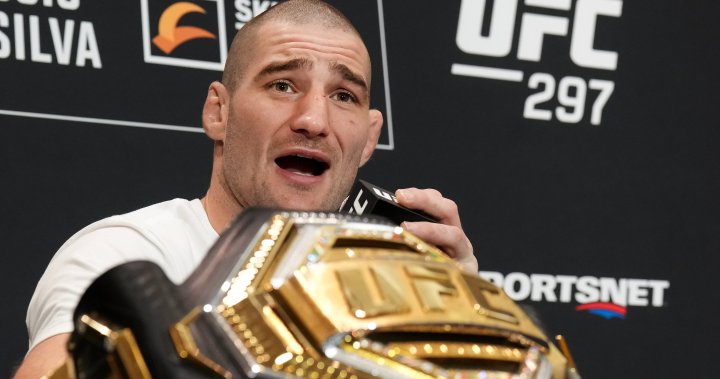 UFC选手肖恩·斯特里克兰在一场反对LGBTQ和特鲁多的言论中抨击记者
