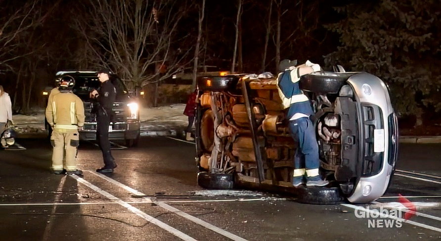 Не се съобщава за сериозни наранявания след странна катастрофа на