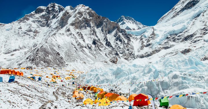 2-годишно дете може да е най-младият човек, който някога е достигал базовия лагер на връх Еверест