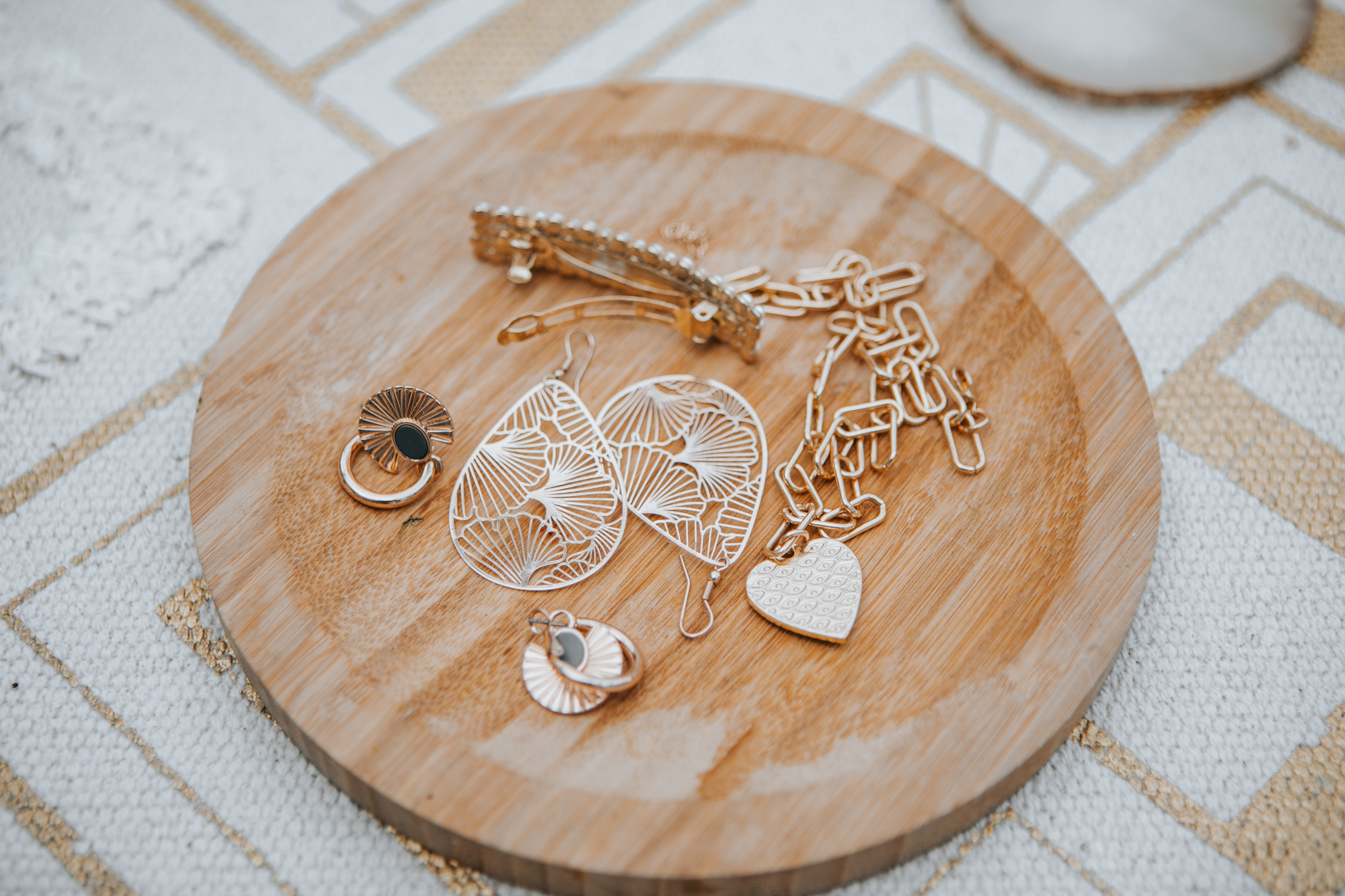 Кураторът самостоятелно решава какви теми и продукти представяме Когато закупите