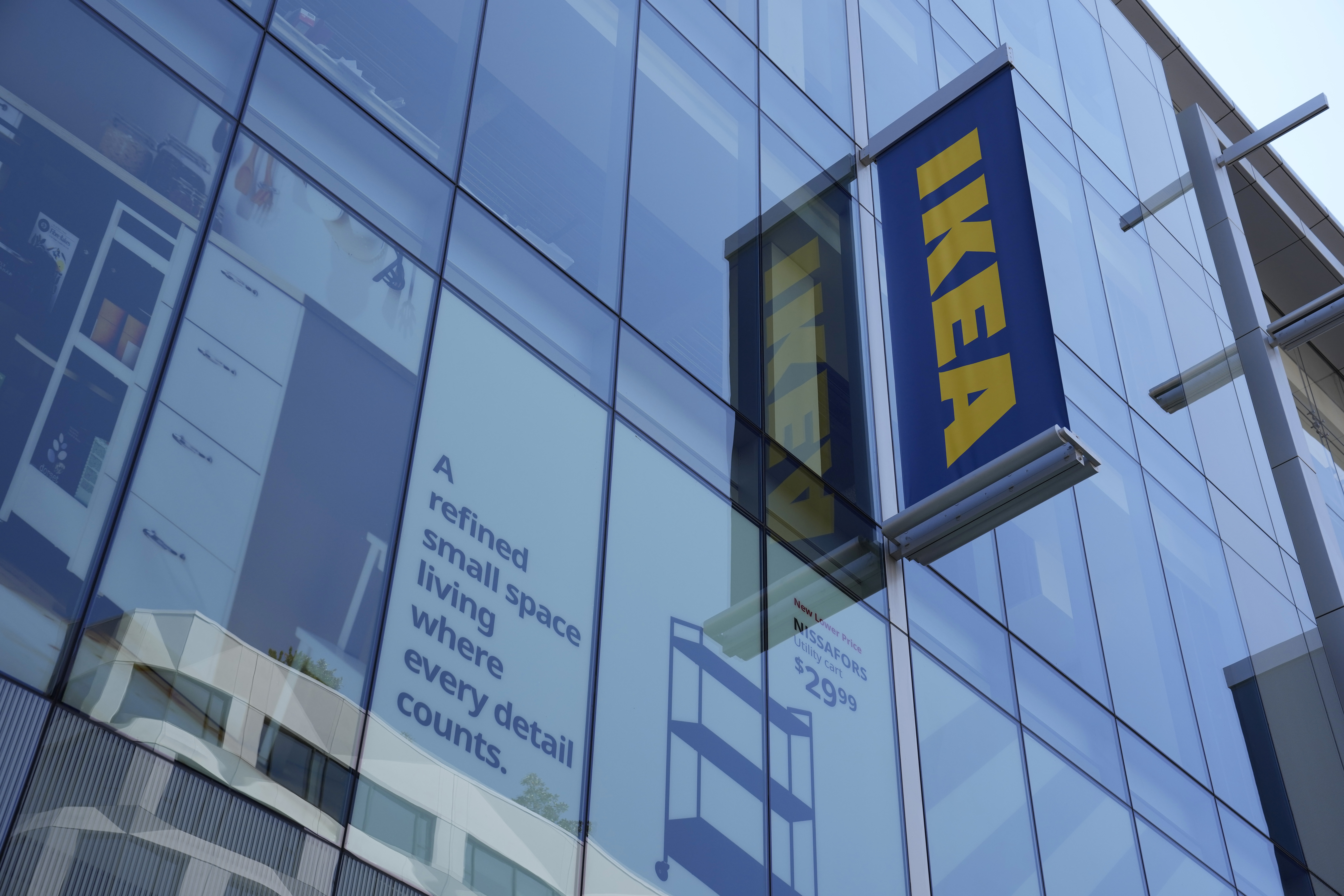 IKEA най голямата мебелна марка в света в четвъртък заяви че