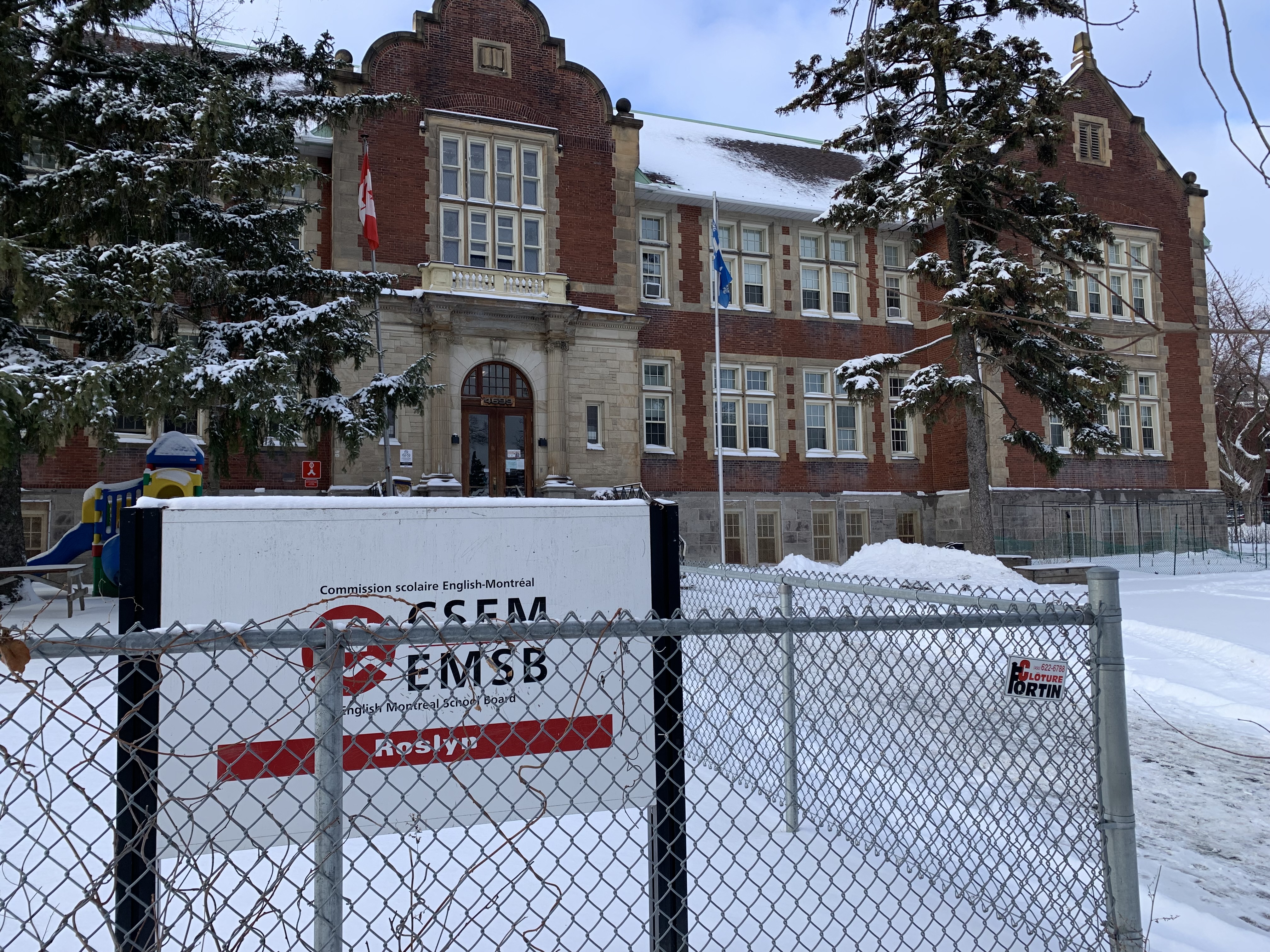 Министърът на образованието Бернар Дренвил ще направи съобщение във вторник