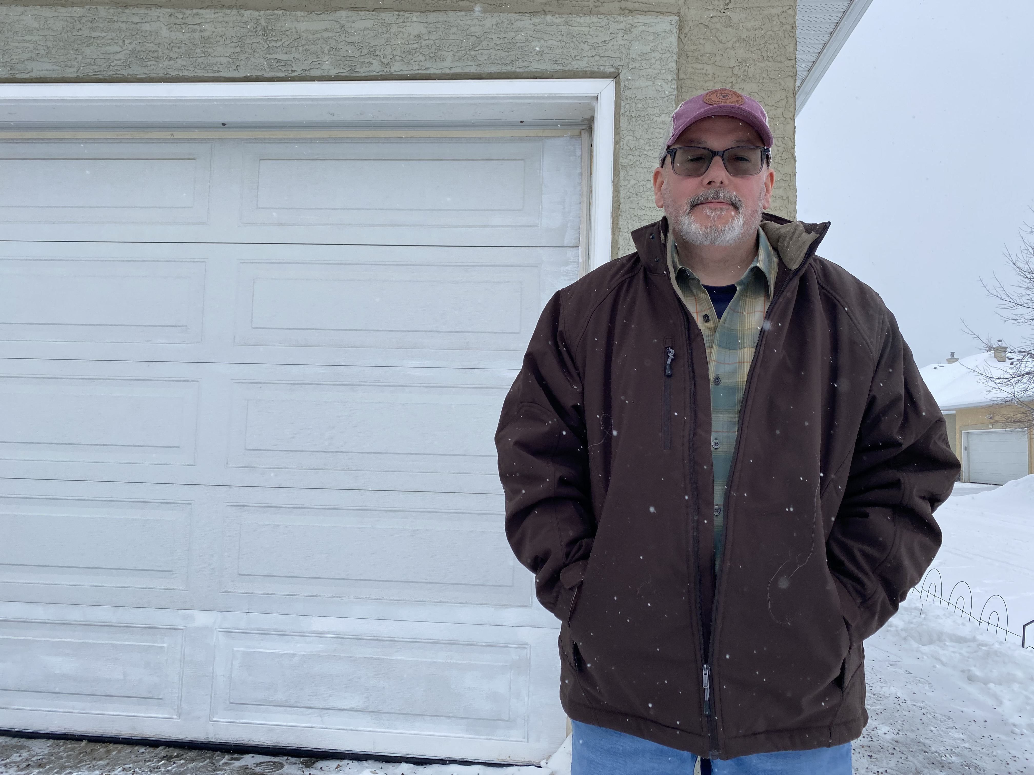 Собственик на апартамент в Калгари се обажда на застрахователната си