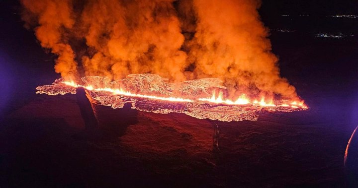 Исландия е изправена пред „обезсърчителен“ период, след като лавата унищожи домове в Гриндавик