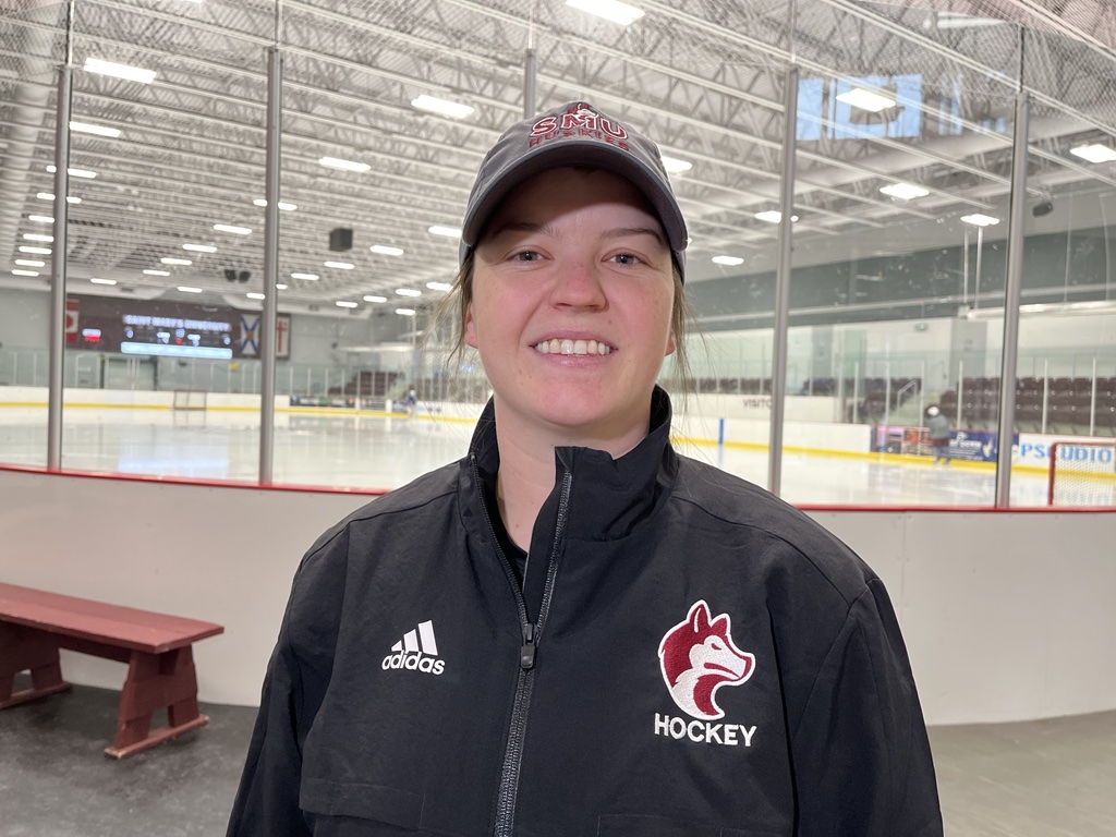 Lisa MacLean is an assistant coach with the Saint Mary’s Huskies.