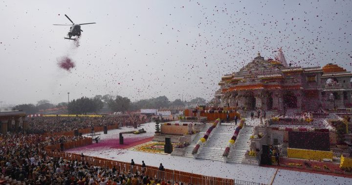 Моди в Индия нарича откриването на спорен хиндуистки храм „нова ера“