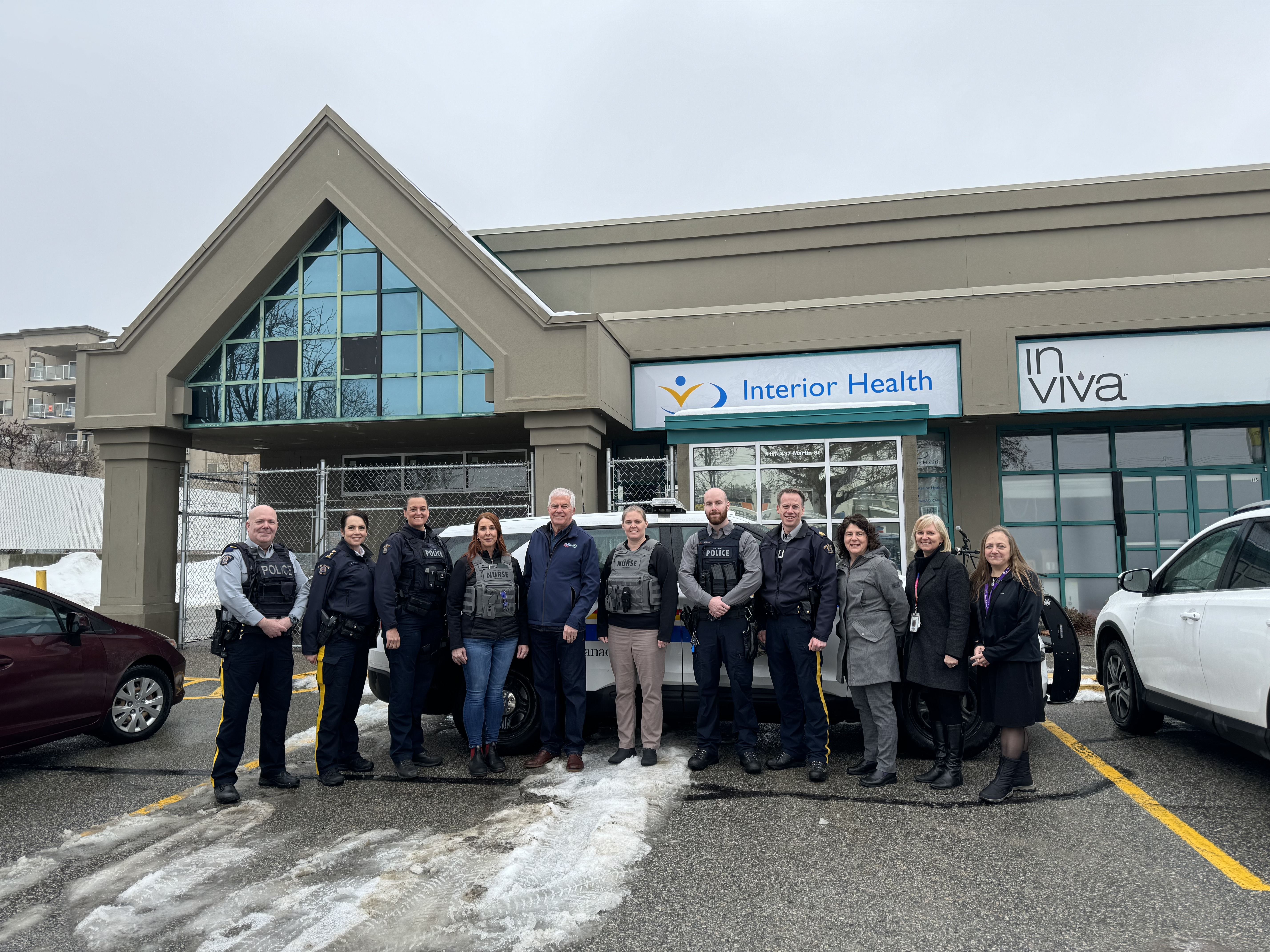 Нов екип за реагиране при кризи работи в Пентиктън използвайки