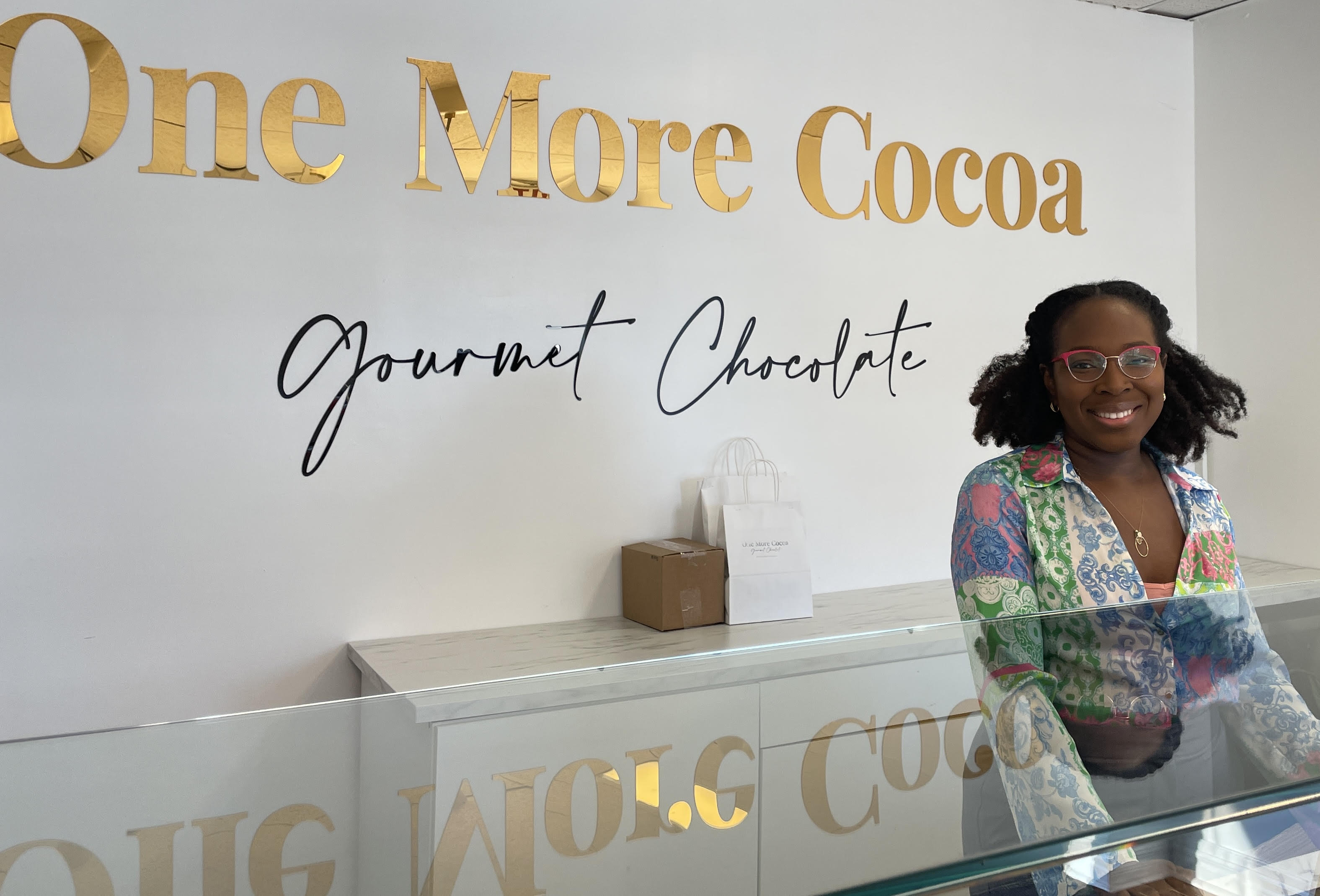 Местна жена от Аякс Онтарио е в светлините на прожекторите