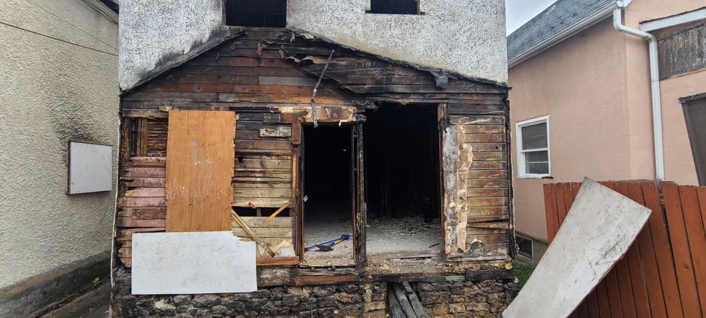 Уинипегерката Мария Сузуки притежава имот на Elgin Avenue и сега