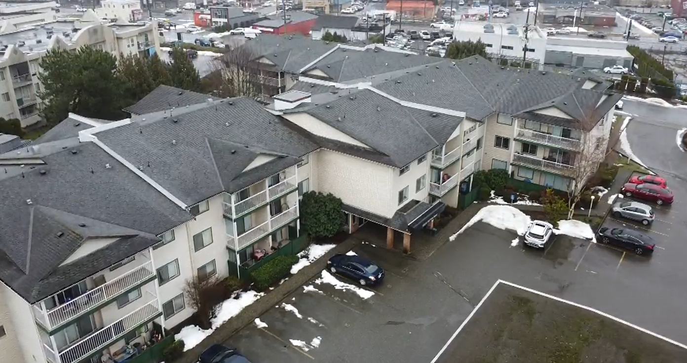 ‘Brutal for everybody’: Abbotsford apartment building without heat for over a month